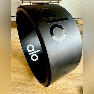Alo yoga wheel